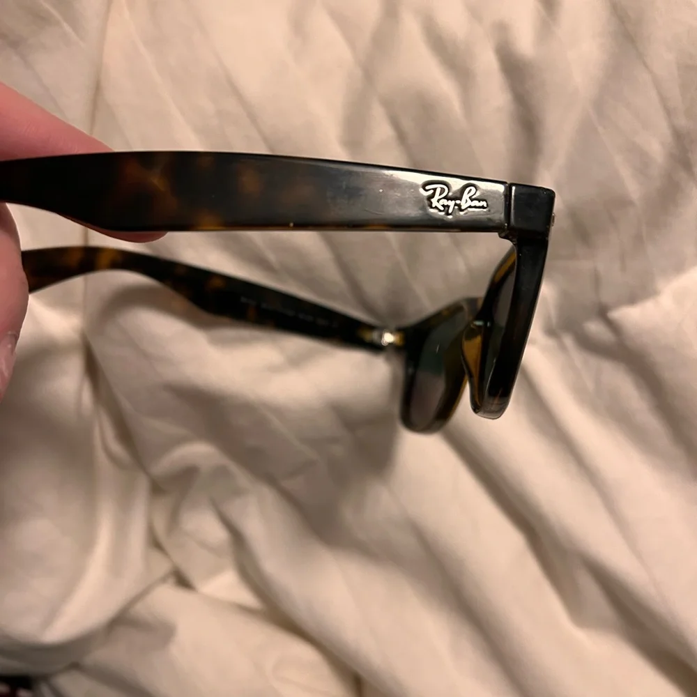 Ray-Ban Tortoise Shell sunglasses - Picture 8 of 14